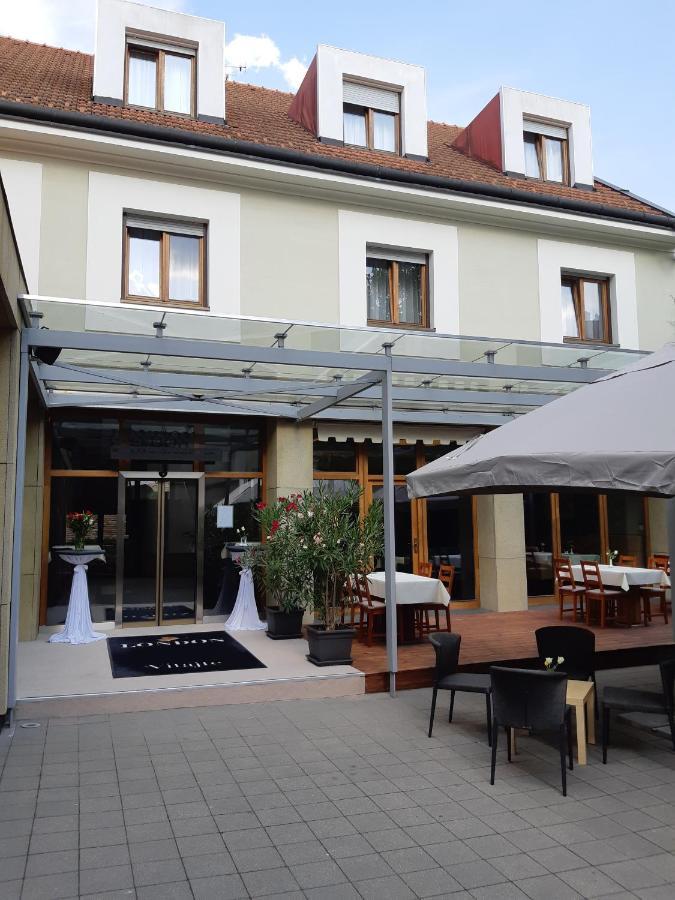 London Boutique Hotel & Restaurant Trnawa Zewnętrze zdjęcie